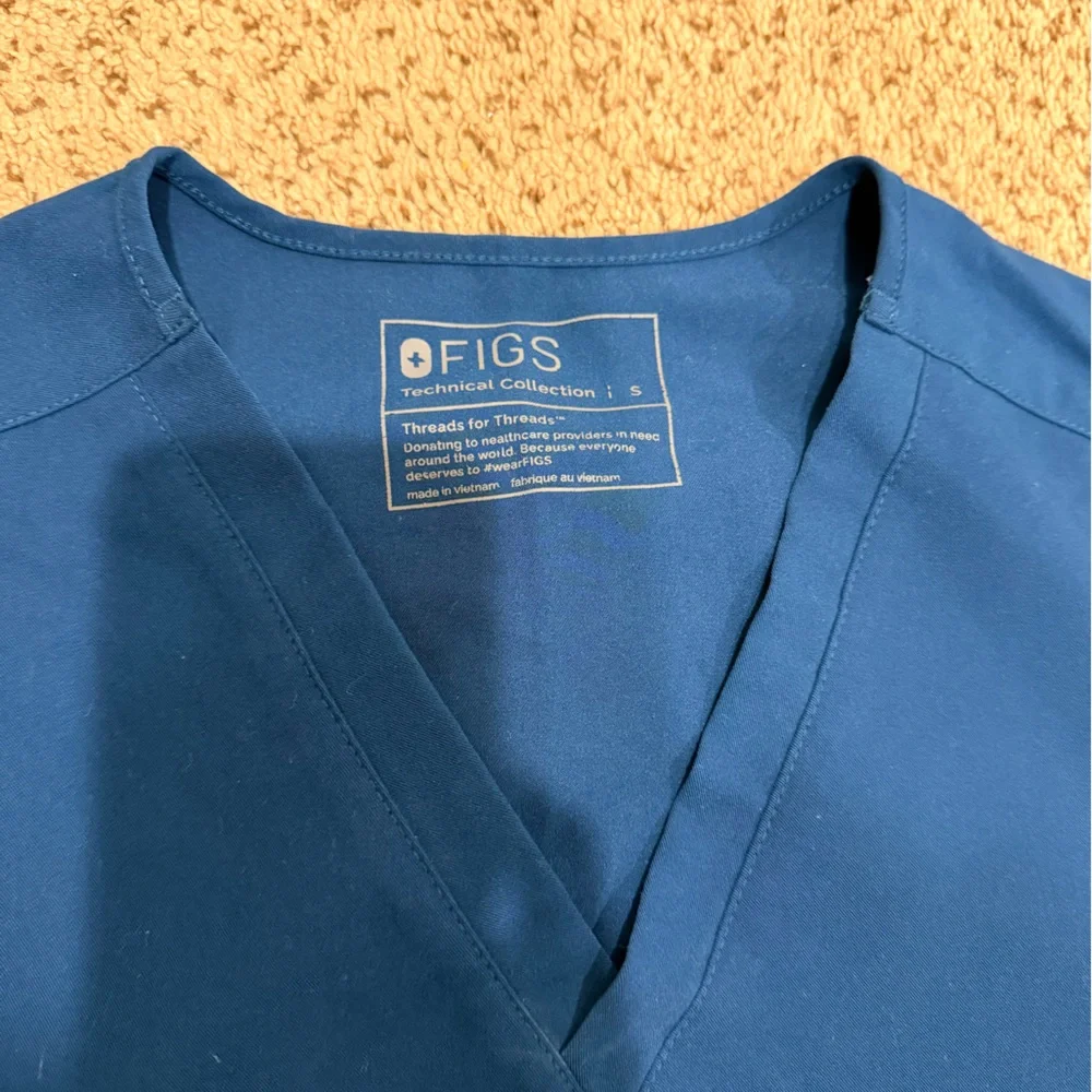 Figs Catarina Top Small - Picture 2 of 2